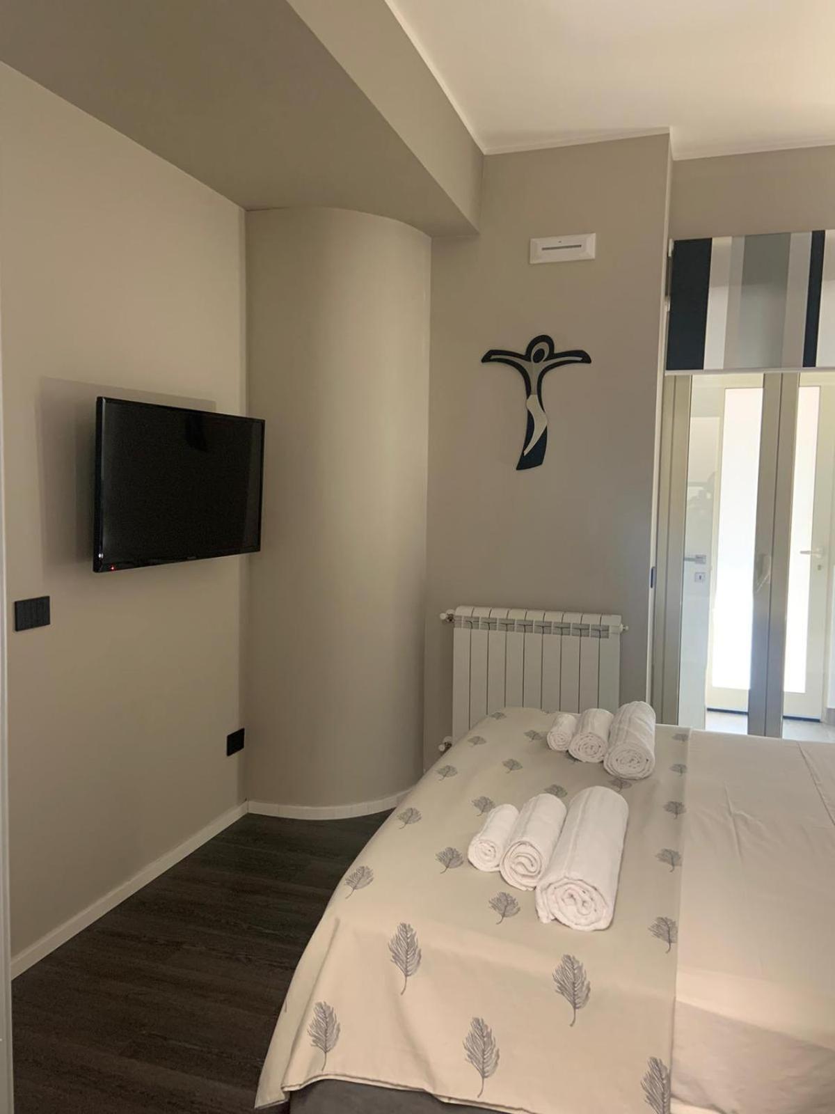Relais Casa Via Generale Del Buono 13 Milazzo Apartment Bagian luar foto